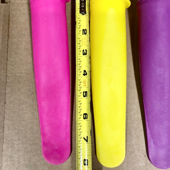Set of 5 Silicone Ice Pop Molds, freezer pops, kid friendly, resealable lids - Picture 4 of 5